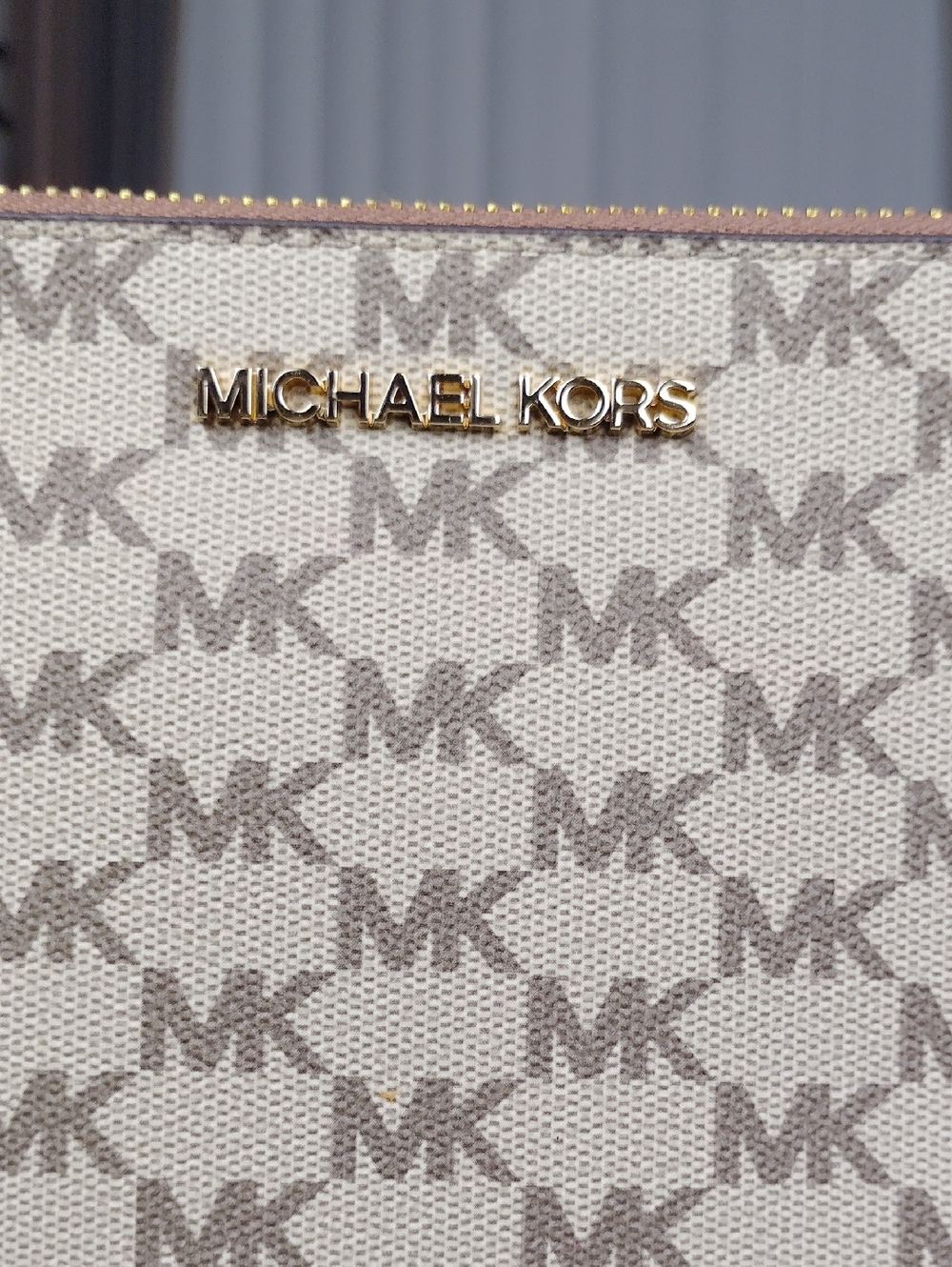 Michael Kors Beige Signature Zip Wristlet - Picture 3 of 13